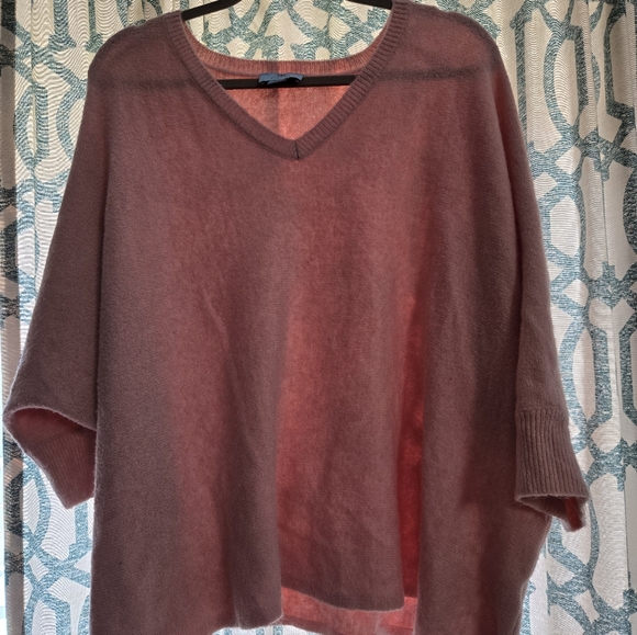 Women's Pink Knit Boxy Fit, V-neck Sweater With 1/4 Sleeve. Size XL - Picture 3 of 3